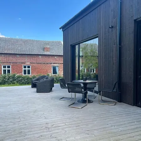 Ungewoehnliches Holzhaus Mit Weitblick Und Seenaehe Villa