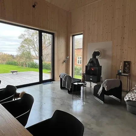 Villa Ungewoehnliches Holzhaus Mit Weitblick Und Seenaehe *