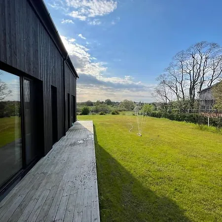 Villa Ungewoehnliches Holzhaus Mit Weitblick Und Seenaehe