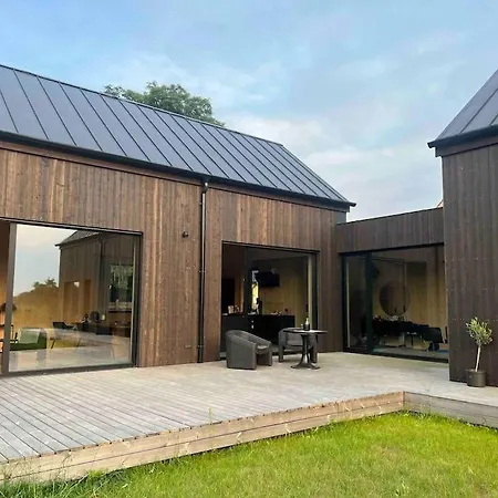 Villa Ungewoehnliches Holzhaus Mit Weitblick Und Seenaehe *