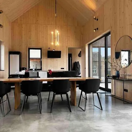 Ungewoehnliches Holzhaus Mit Weitblick Und Seenaehe Villa Angermunde